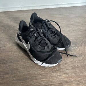 Nike legend essential black and white Athletic Sneakers- 8.5 brand new